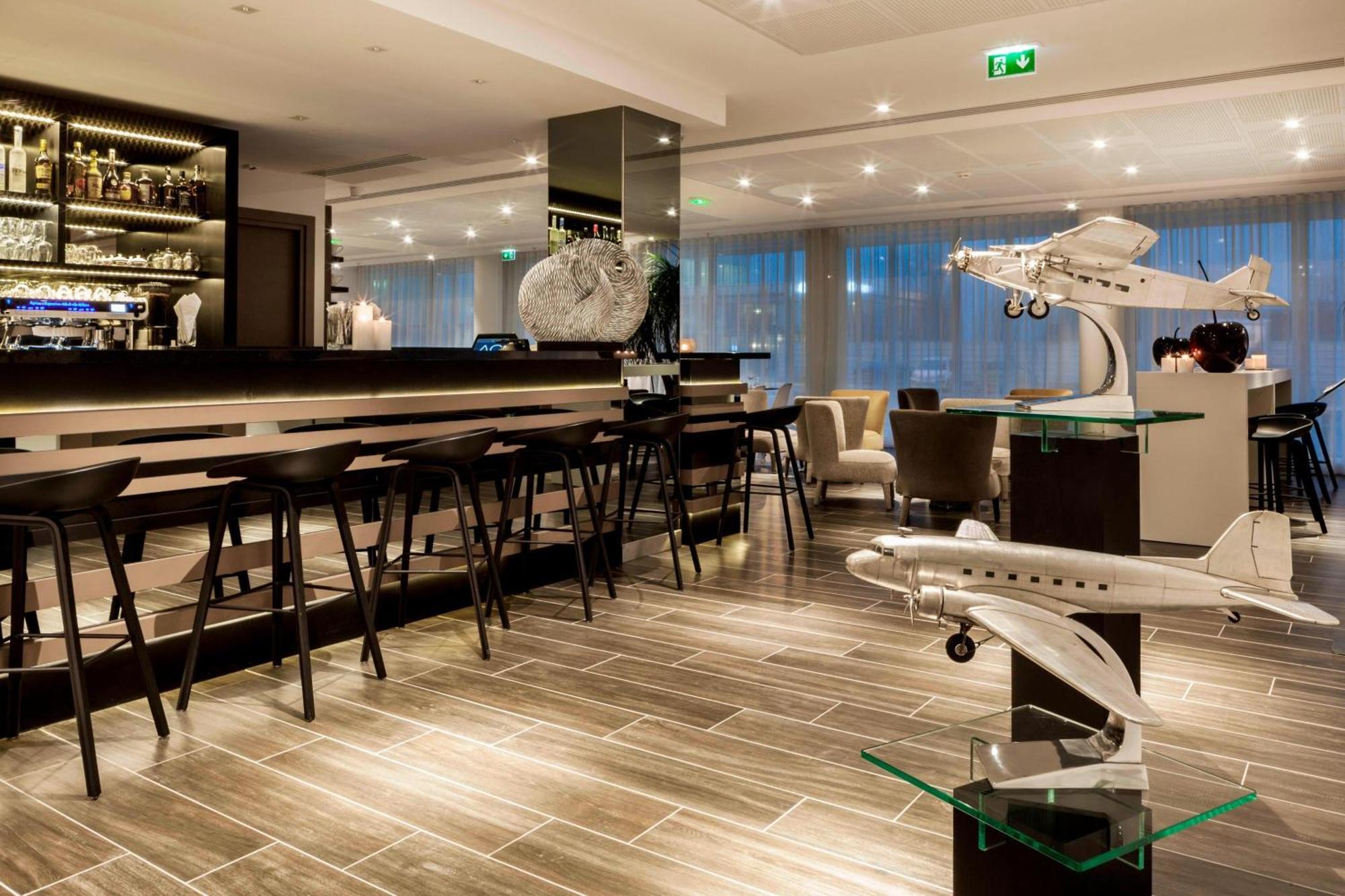 Ac Hotel By Marriott Paris Le Bourget Airport Dugny Экстерьер фото