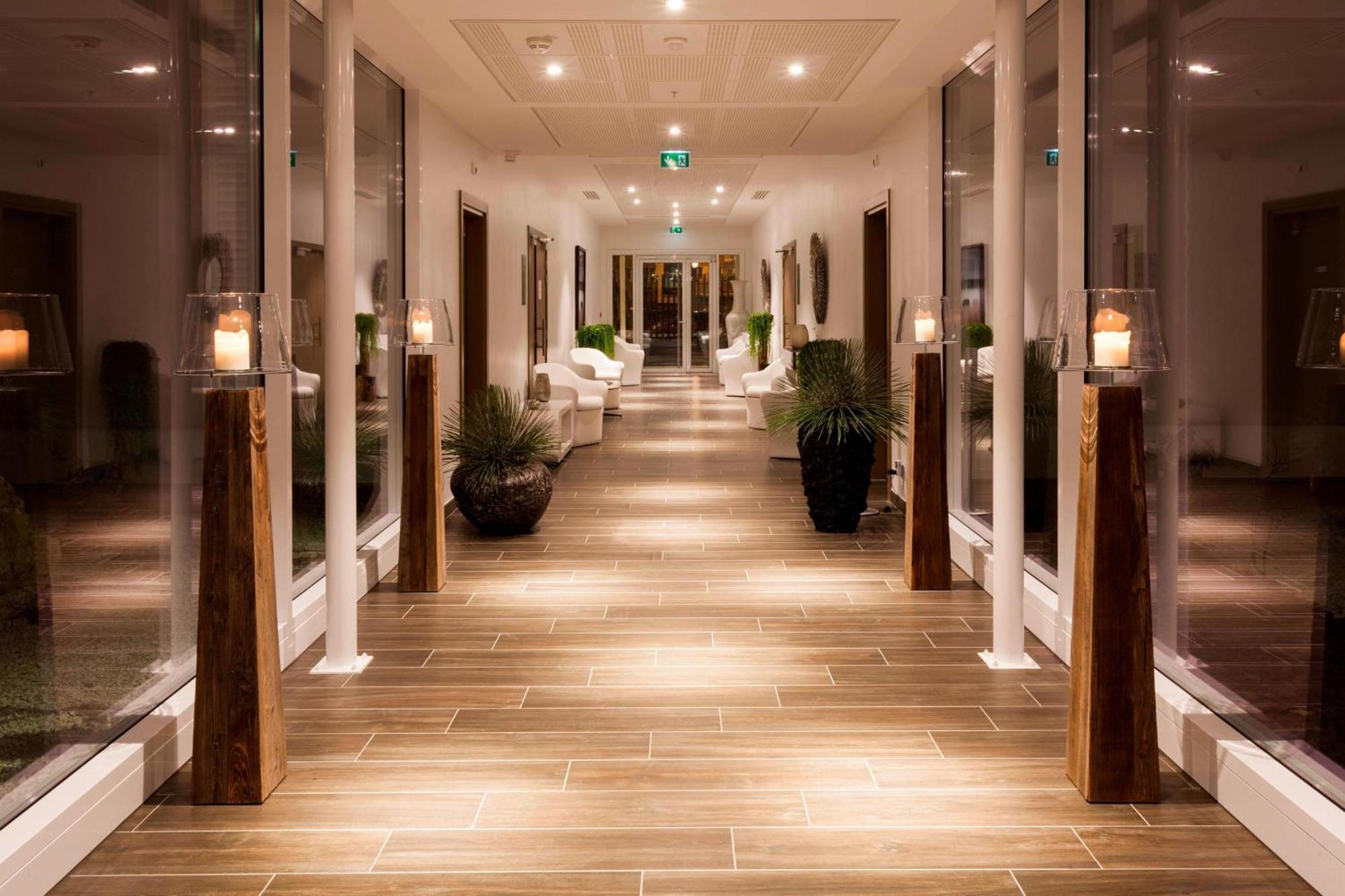 Ac Hotel By Marriott Paris Le Bourget Airport Dugny Экстерьер фото