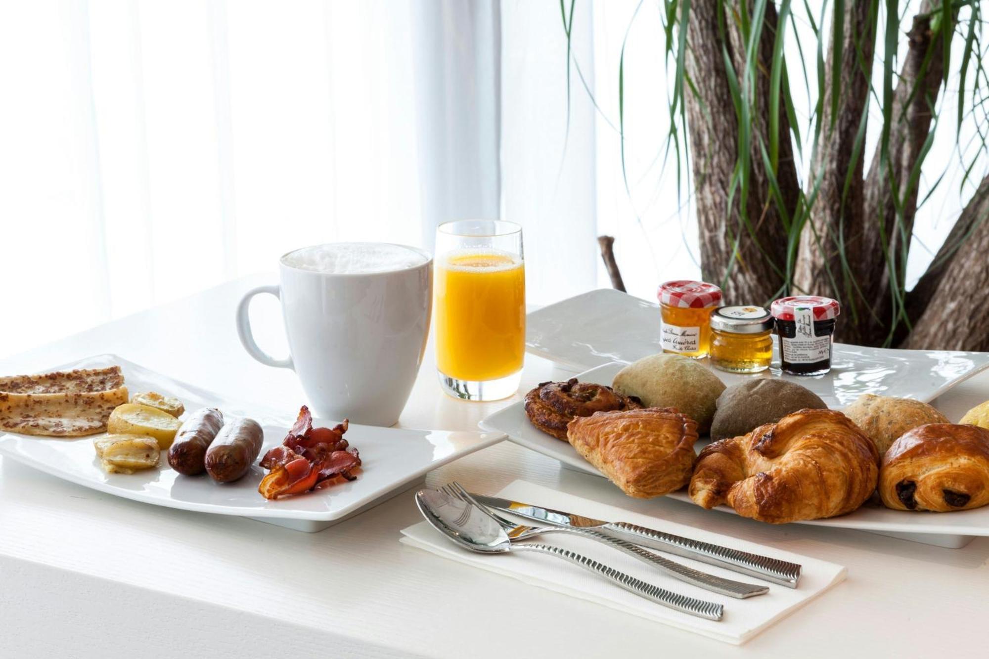 Ac Hotel By Marriott Paris Le Bourget Airport Dugny Экстерьер фото