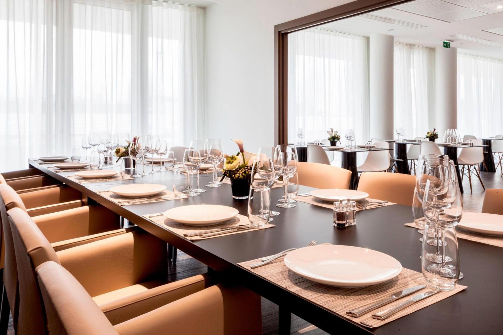 Ac Hotel By Marriott Paris Le Bourget Airport Dugny Экстерьер фото