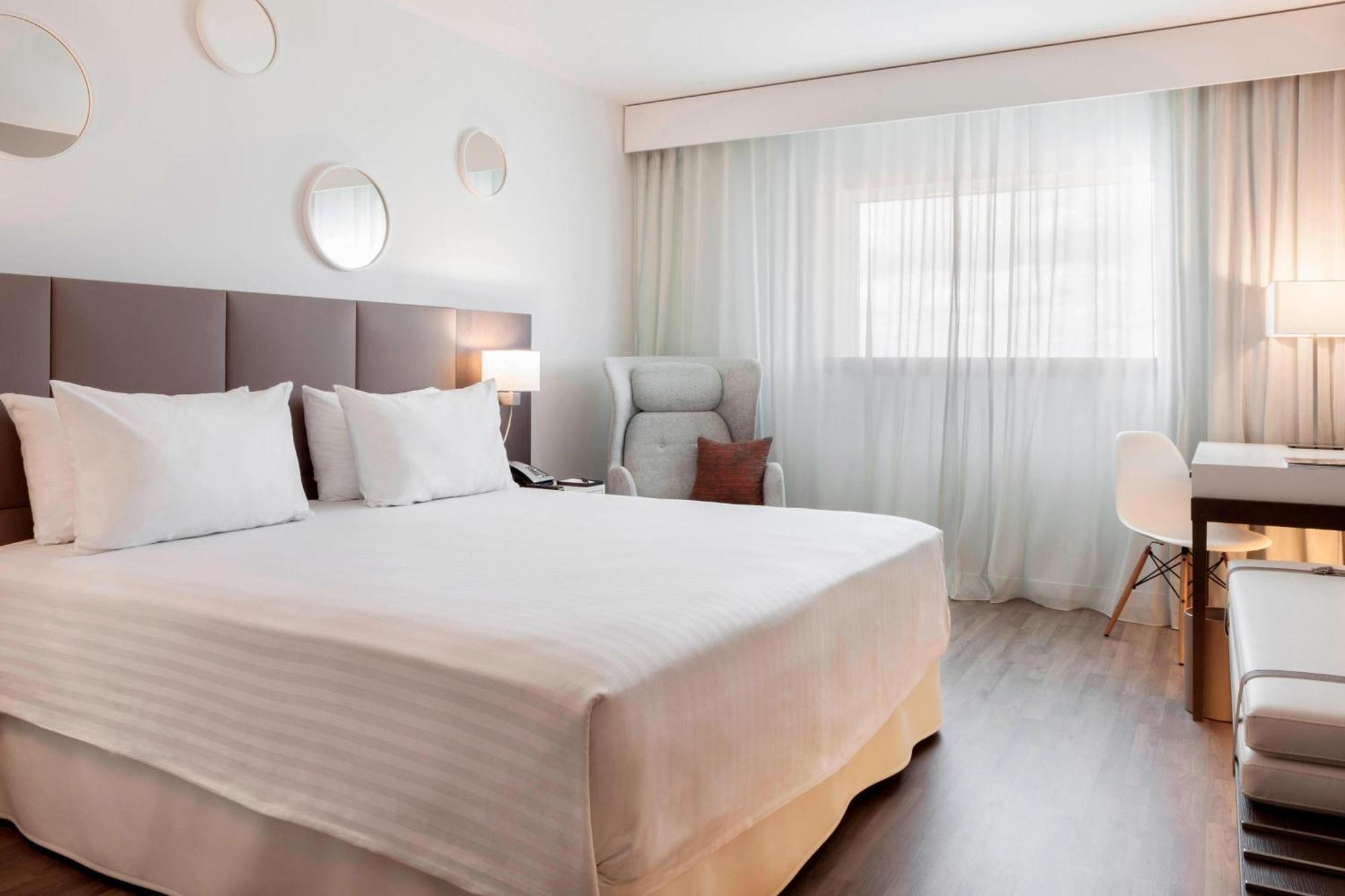 Ac Hotel By Marriott Paris Le Bourget Airport Dugny Экстерьер фото
