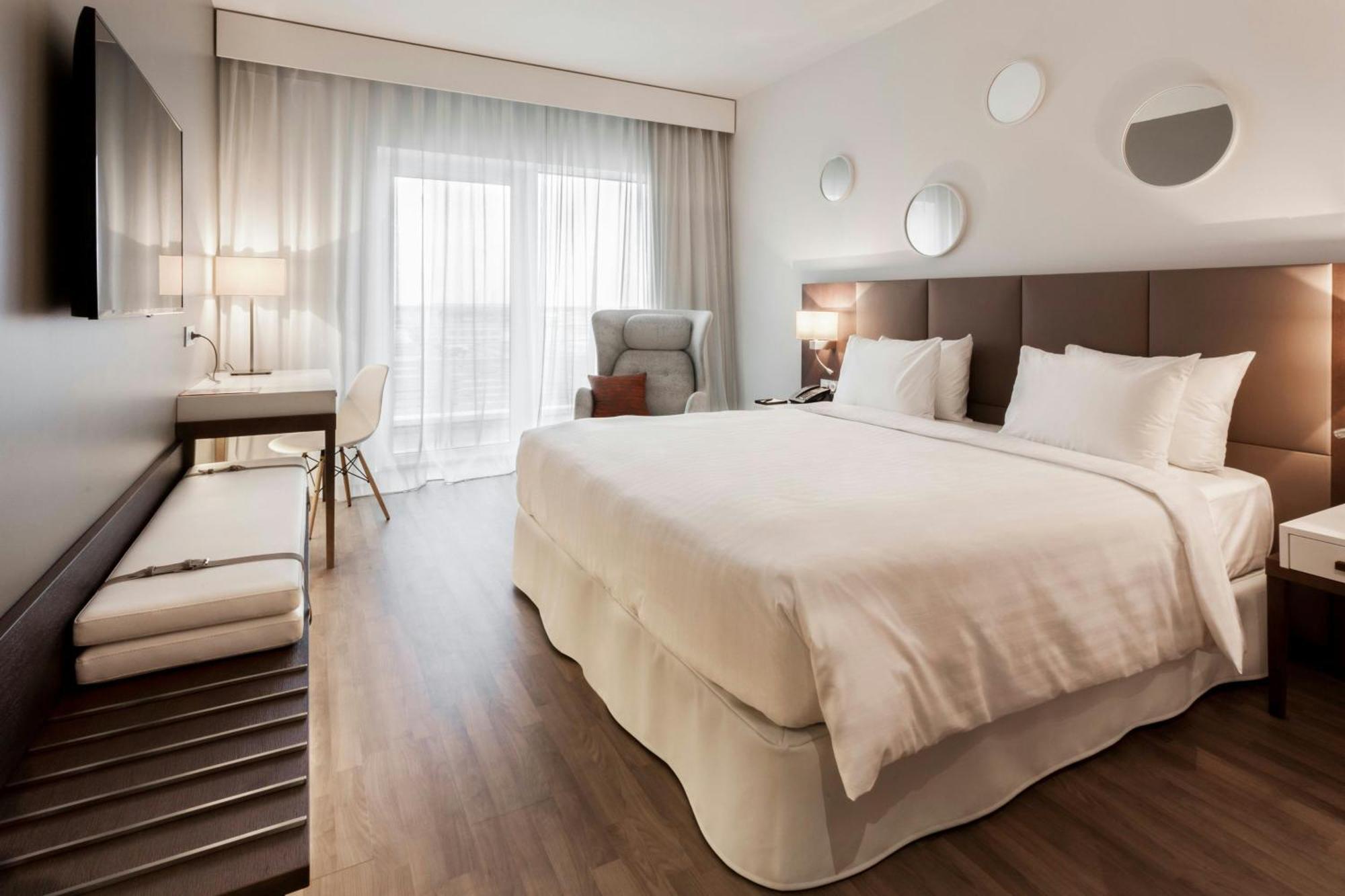 Ac Hotel By Marriott Paris Le Bourget Airport Dugny Экстерьер фото