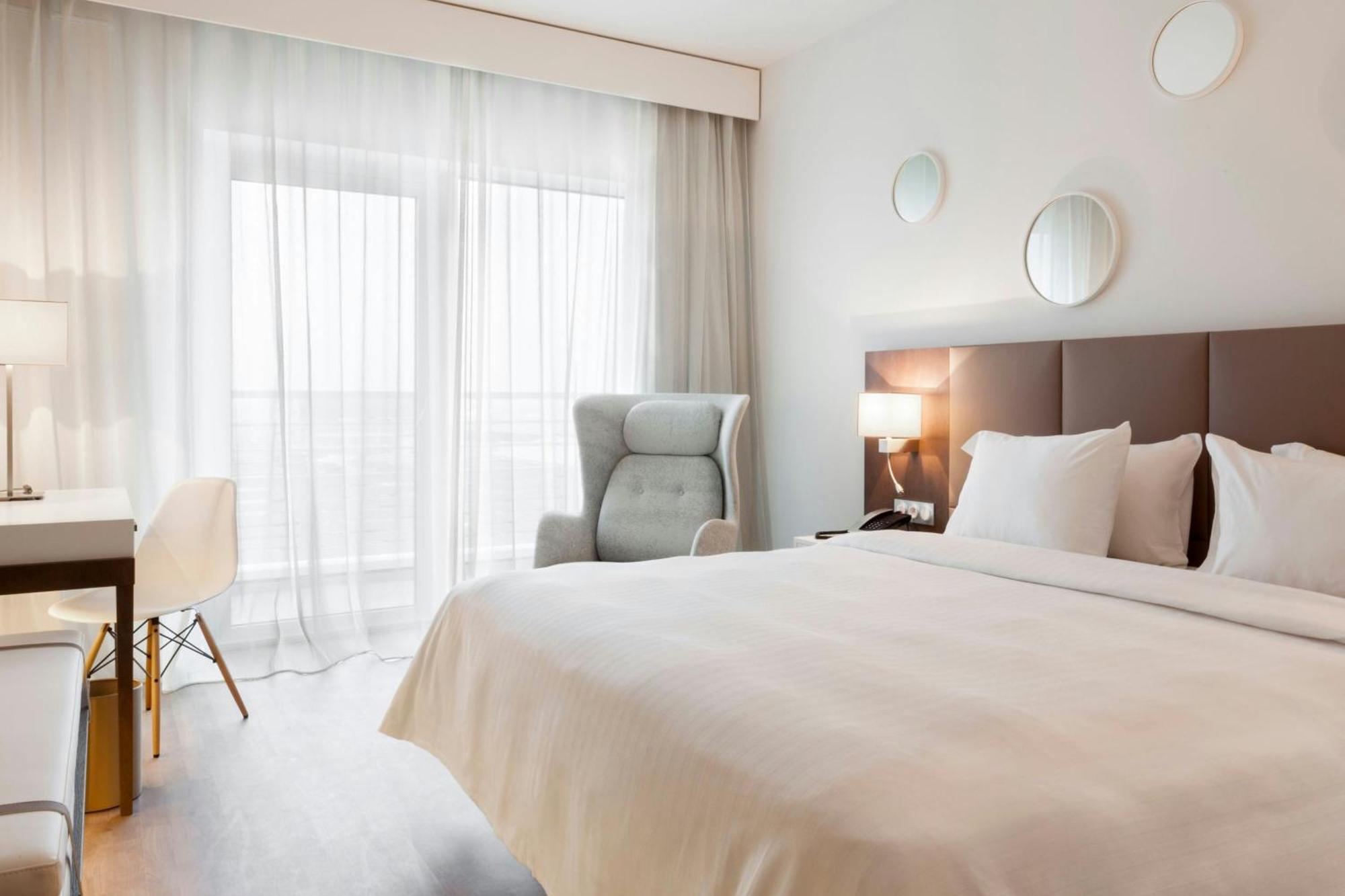 Ac Hotel By Marriott Paris Le Bourget Airport Dugny Экстерьер фото